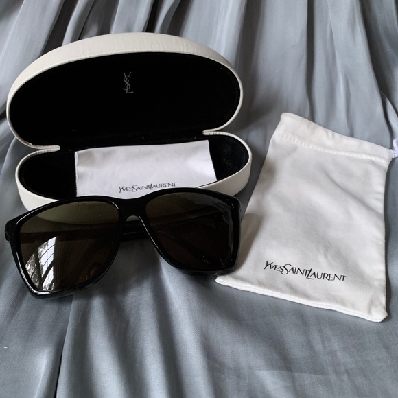 CHIC Yves Saint Laurent Black Sunglasses